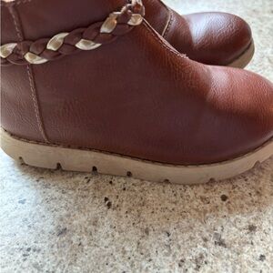 Oshkosh girl Brown Leather Boots with Braided Detail